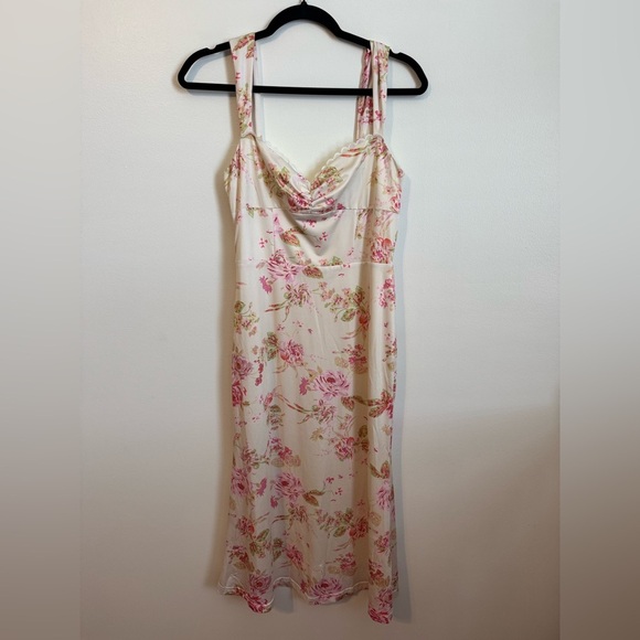 Lait Collection Fanny Floral Dress - Picture 2 of 9